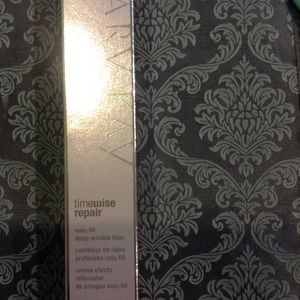 Mary Kay Timewise Repair volu-fill wrinkle filler